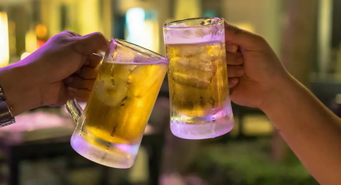 每天喝多少啤酒不影响健康?