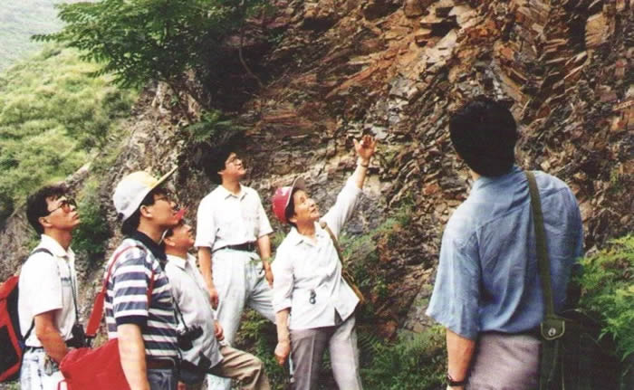 ��ص�Ů���������ڱ����������100����