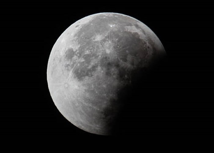 美国太空总署(NASA)寻找有意收集月球表面岩石和泥土的私人企业