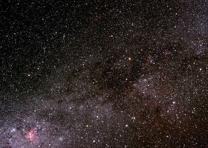 天体物理学家利用MWA从船帆星座的恒星中,寻找太阳系以外可能存在生命的证据。