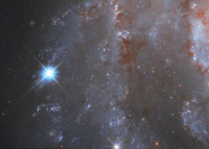 ��β��NGC 2525������ϵ�����ǡ�SN 2018gv����ʱӰ�� ��̫��ҫ��50�ڱ�