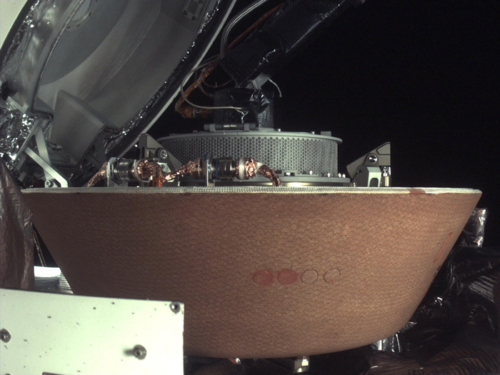 ȫźãرղŲܷڲڷص PHOTOGRAPHS BY NASA/GODDARD/UNIVERSITY OF ARIZONA/LOC