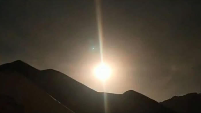 火流星!青海陨石疑为小天体:直径或达10米 最终坠落的地点在囊谦县和玉树县交界