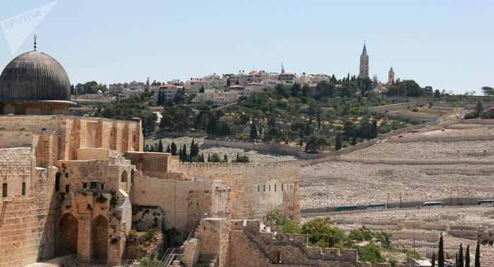 ��ɫ����Ү·�����������԰��������һ����2000����ʷ�Ľ����