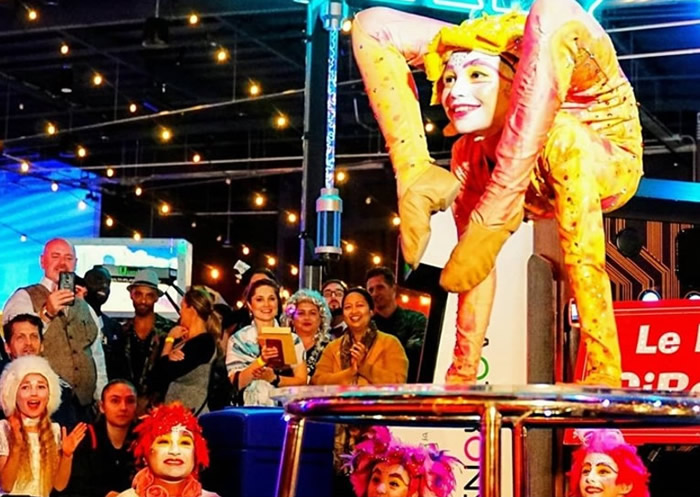 英国伯克郡12岁女童Liberty Barros柔软度惊人 加入马戏团到世界各地巡回表演