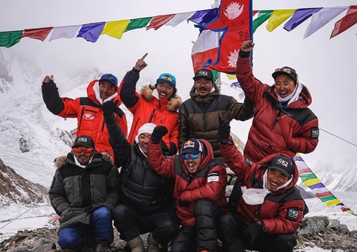 人类首次在冬季成功征服乔戈里峰（K2） 尼泊尔登山队创历史