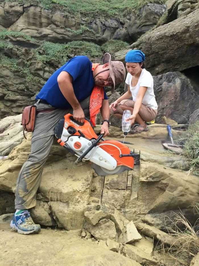 �������Ͳ�ʿ���ձ���֪��ѧ����Sassa Tzu-Tung ChenŮʿ������±���ѧ����̨��˶���Ϊ�µ��ż���ʯȡ����ͼƬ����Ludvig Lo wemar