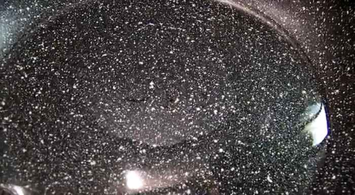 为什么不粘锅还是会粘锅?《Physics of Fluids》:食用油对流