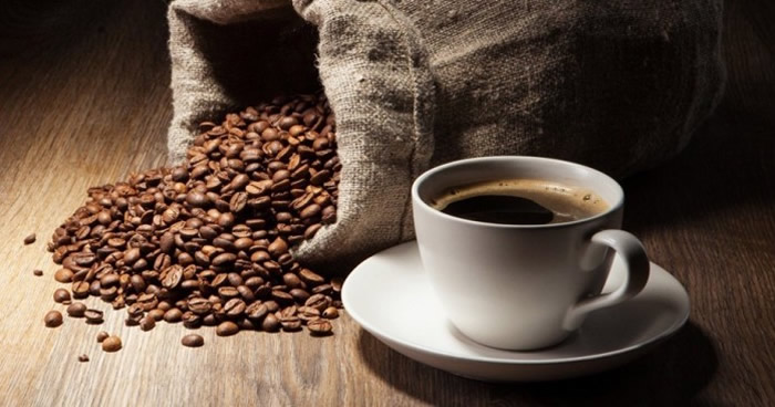 研究表明在有氧运动前喝杯浓咖啡可以显著提高所谓的最大脂肪氧化率