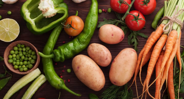 内科医生:胃肠道糜烂或溃疡性疾病的人不宜生吃任何蔬菜