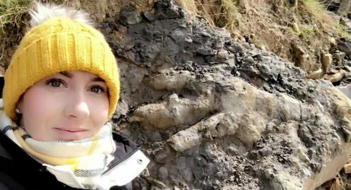 Ӣ������ѧ�ҵ�Լ�˿�������Ѱ��һЩ���ǵ����� ȴ���ⷢ��1.65����ǰ�޴������ӡ