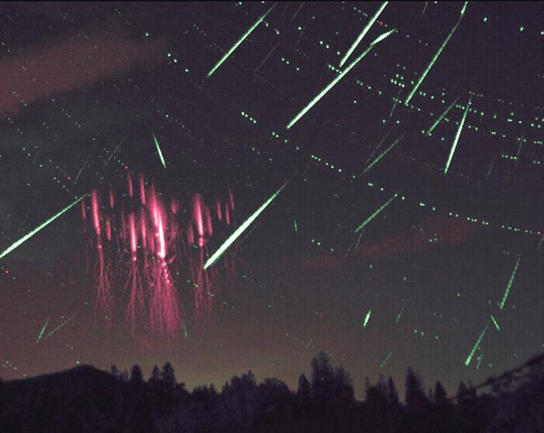 捷克共和国Nydek附近乡村的Sprites现象和英仙座流星雨