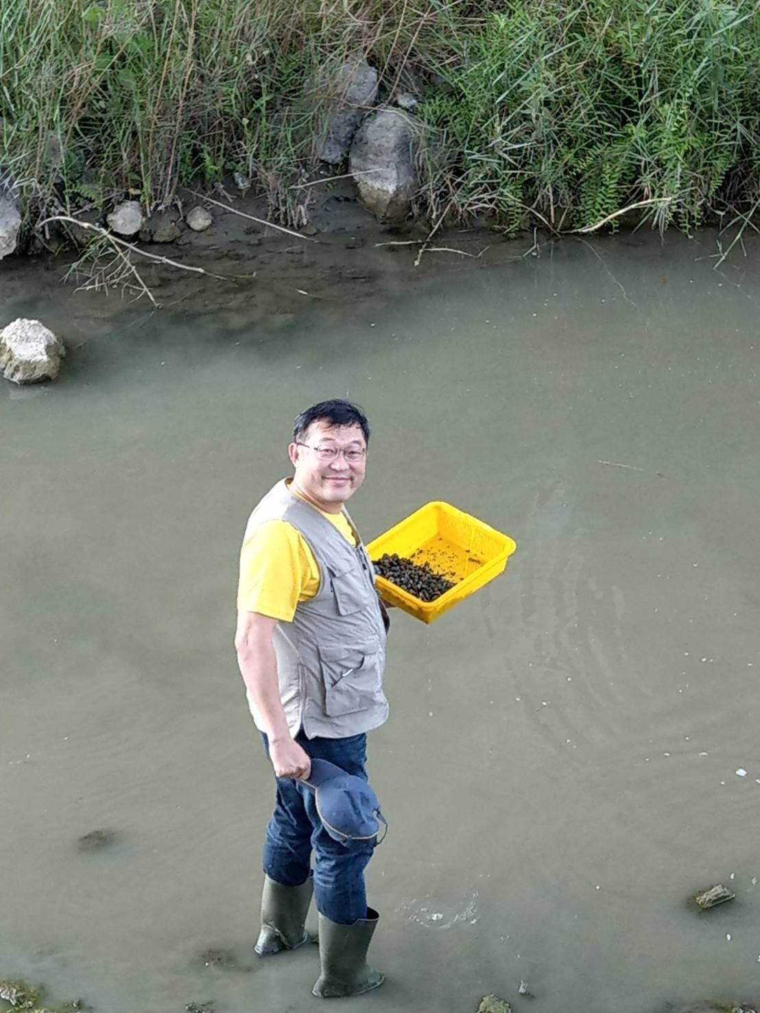 台南左镇菜寮溪附近,是台湾较容易采集到化石的地点。图/张钧翔提供