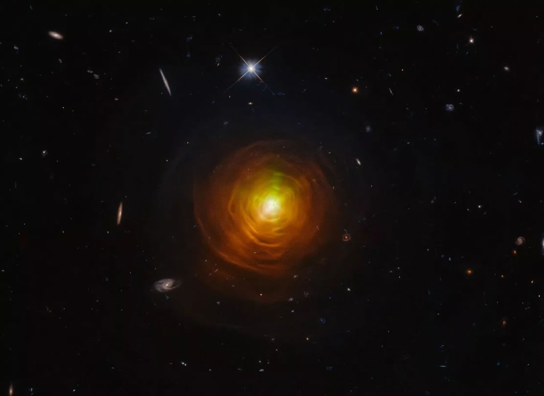 哈勃太空望远镜通过濒临死亡的CW Leonis恒星的“诡异”图像来呈现万圣节气氛