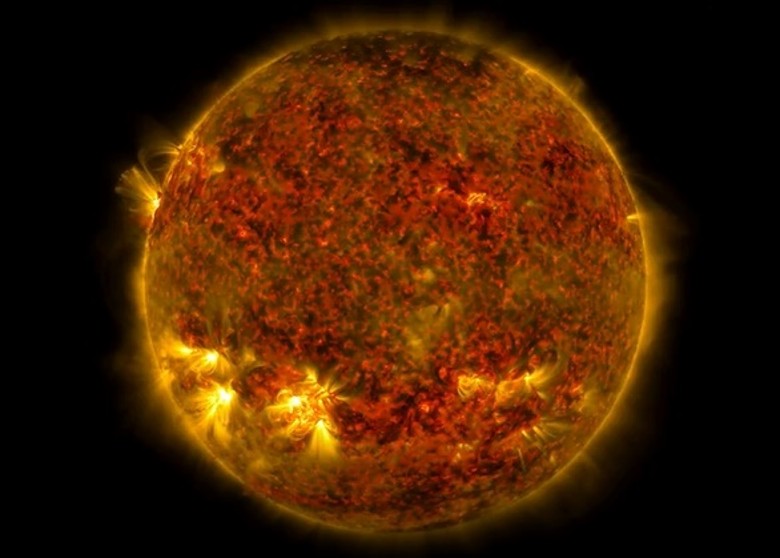 美国太空总署捕捉到万圣节前太阳喷耀斑 恐干扰GPS系统同时为欧洲和北美带来极光