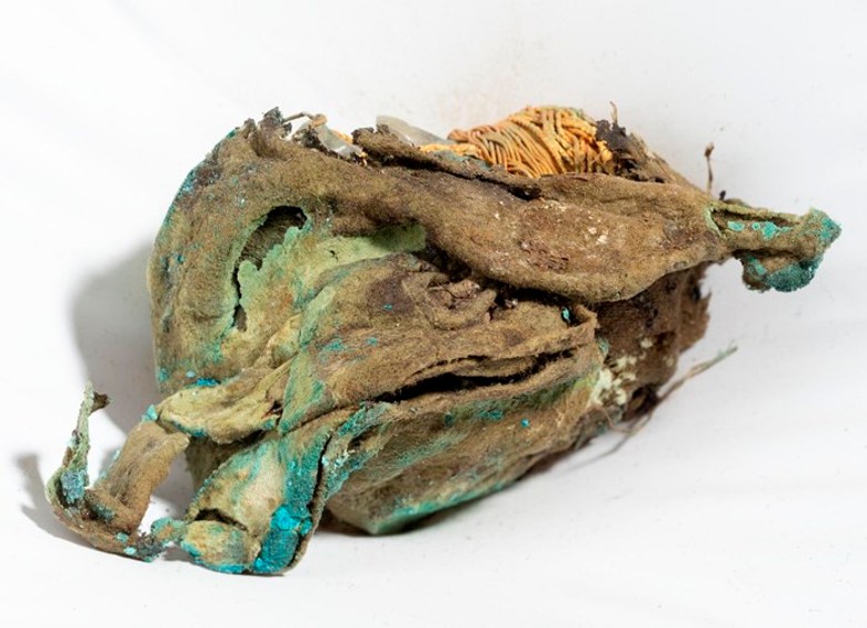 英国苏格兰修复维京时代水晶瓶 展现精细造工