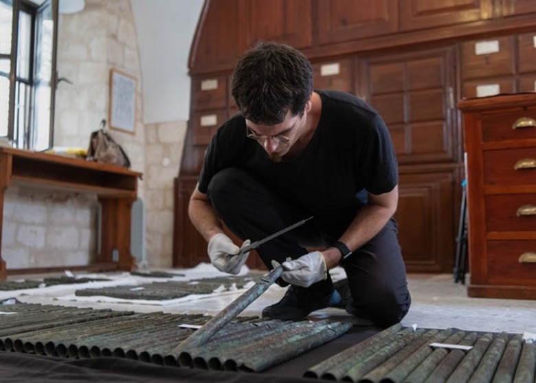 �о���Ա����ʮ�־�ʱ�������� ����800��ǰ����