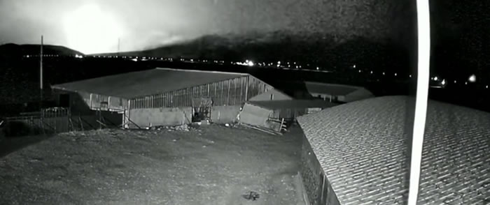 地光:青海地震前1秒强光闪耀地平线