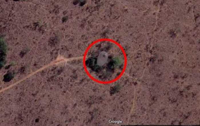 UFO猎人Scott C. Waring在Google Maps南非发现疑似外星人飞船的金属圆盘