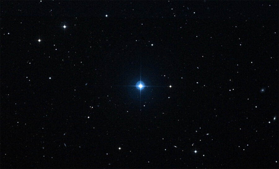 大质量恒星HD 93521的变革之旅