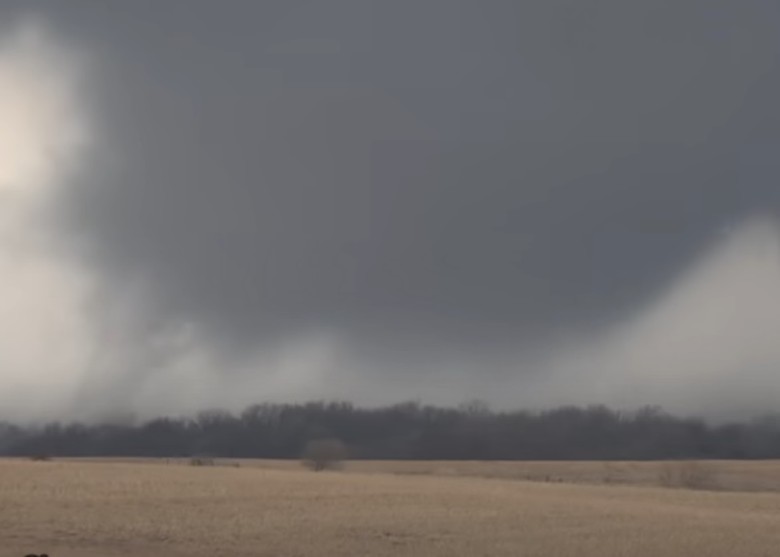 �������������в��������ܶ�������紵Ϯ