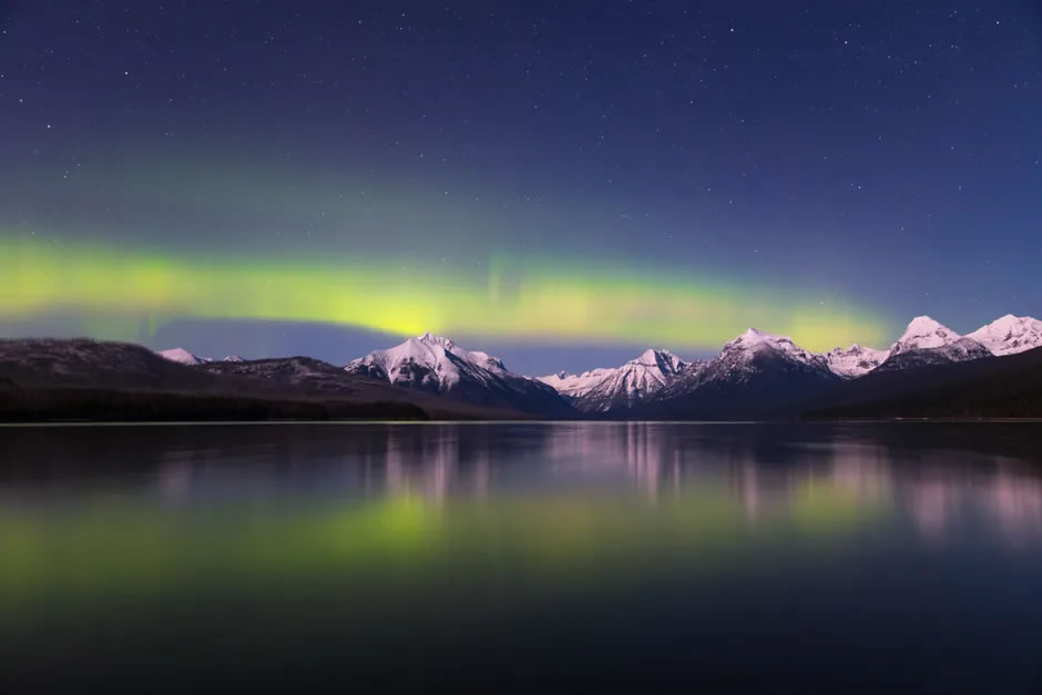 太阳的“食人”爆发将带来北极光和南极光