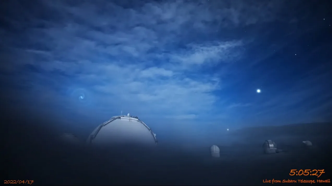美国夏威夷毛纳克亚岛上的斯巴鲁望远镜拍摄到毛纳克亚上空一个“神秘飞行漩涡”