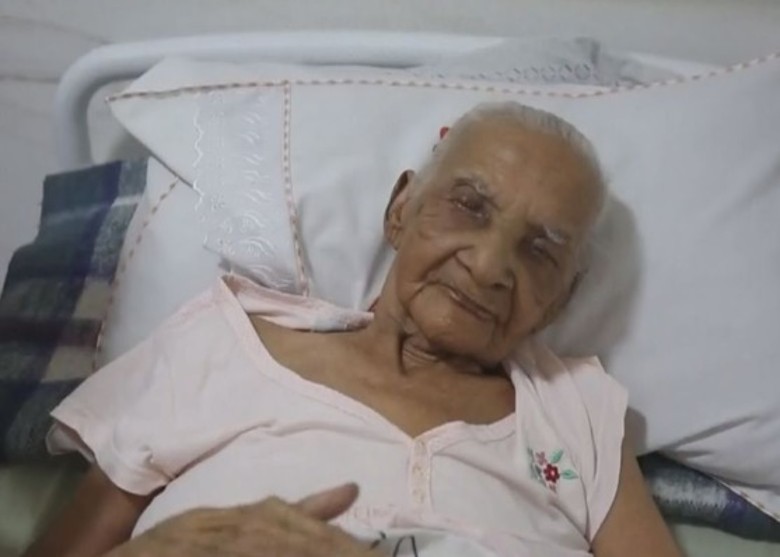 巴西流动医疗团队在巴伊亚州村庄意外发现121岁老妇 或全球最长寿