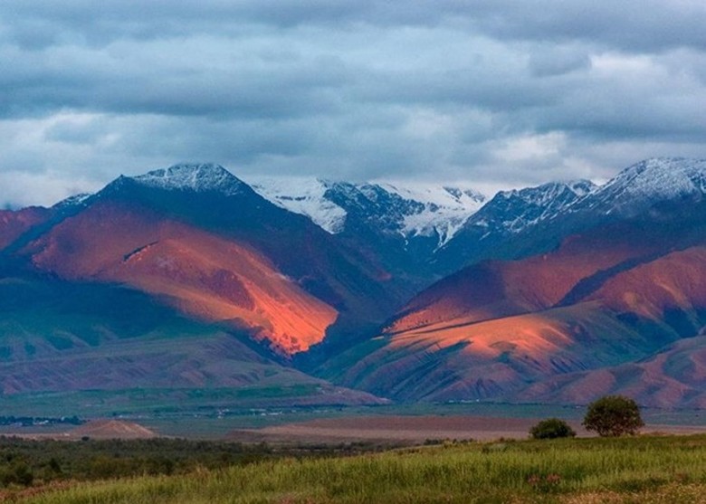 ��ɽɽ���Ǻ�����Դͷ