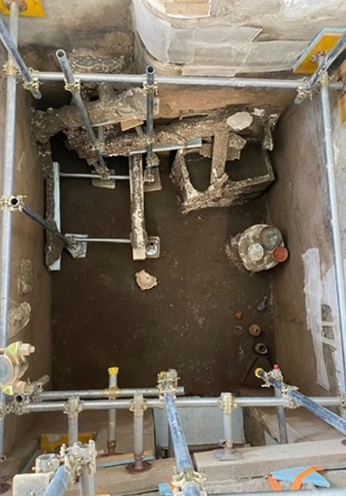 庞贝古城遗迹出土玻璃制品 刻画当时中产阶级生活