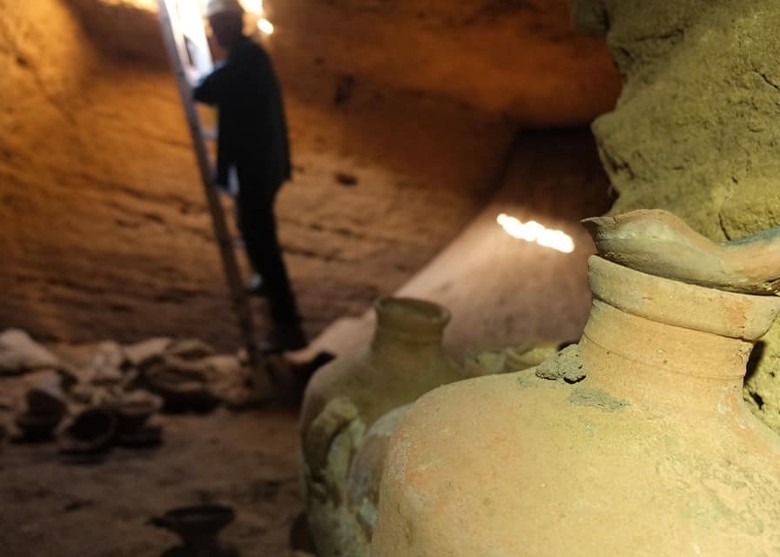 以色列发现的人工洞穴证实是古埃及法老王拉美西斯二世时代的墓穴