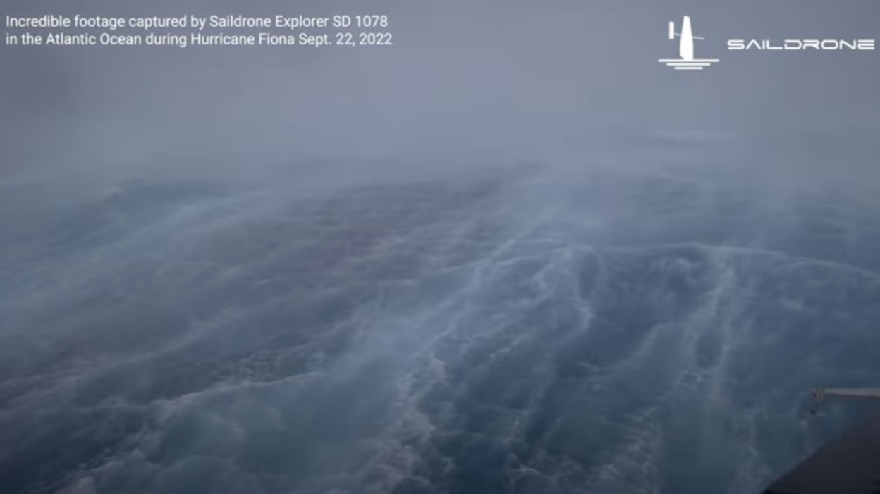 美国国家海洋和大气管理局NOAA的无人机以前所未有的方式捕捉到一场飓风