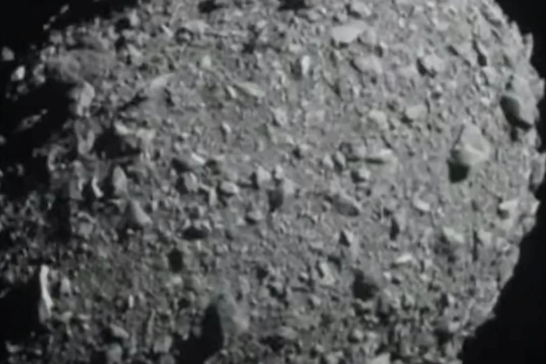 人类史上首次撞击行星改道：美国宇航局DART任务宇宙飞船成功撞击小行星Dimorphos