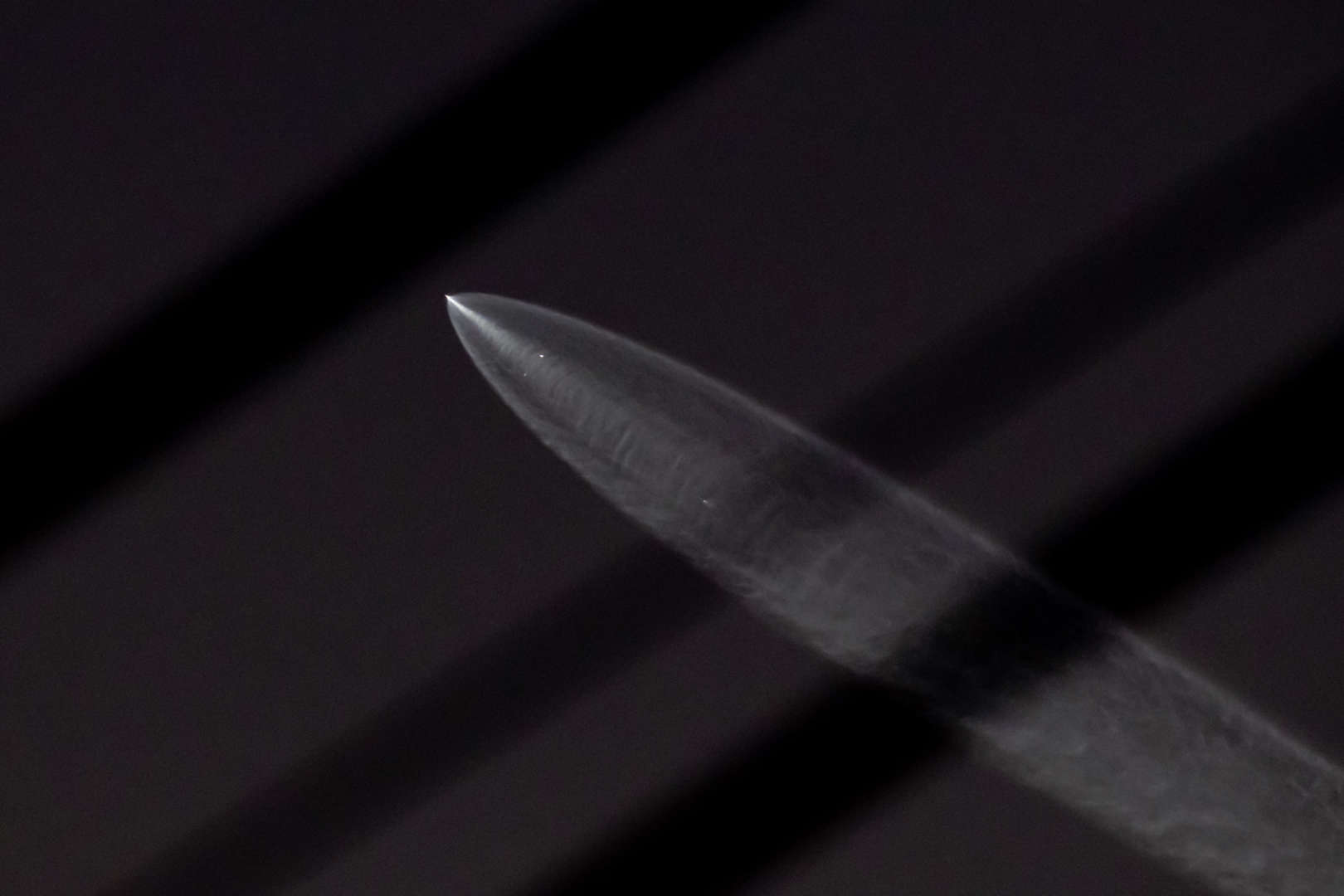 SpaceX“猎鹰9号”火箭在时速8000公里时呈现出令人震惊的视觉效果