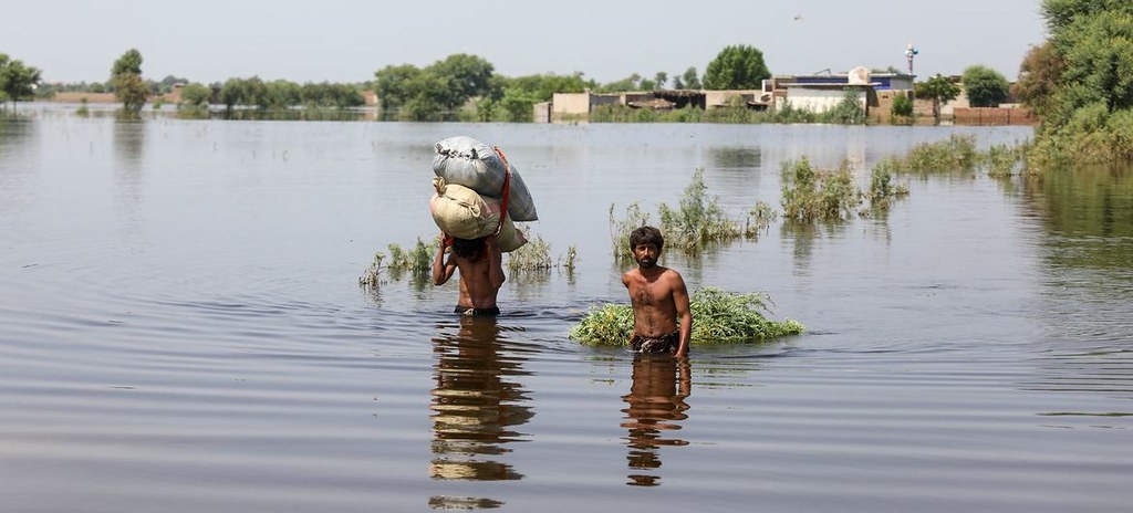 巴基斯坦2022年遭逢世纪洪灾，近800万人因而流离失所，灾后的卫生问题恐进一步引发疾病。图片来源：联合国儿童基金会UNICEF/Asad Zaidi