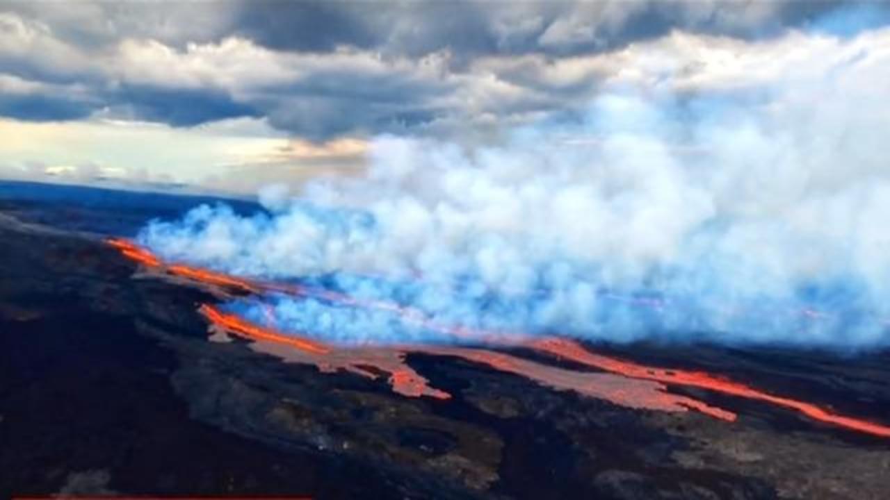 全球最大的活火山——夏威夷茂纳洛亚火山时隔38年再度喷发