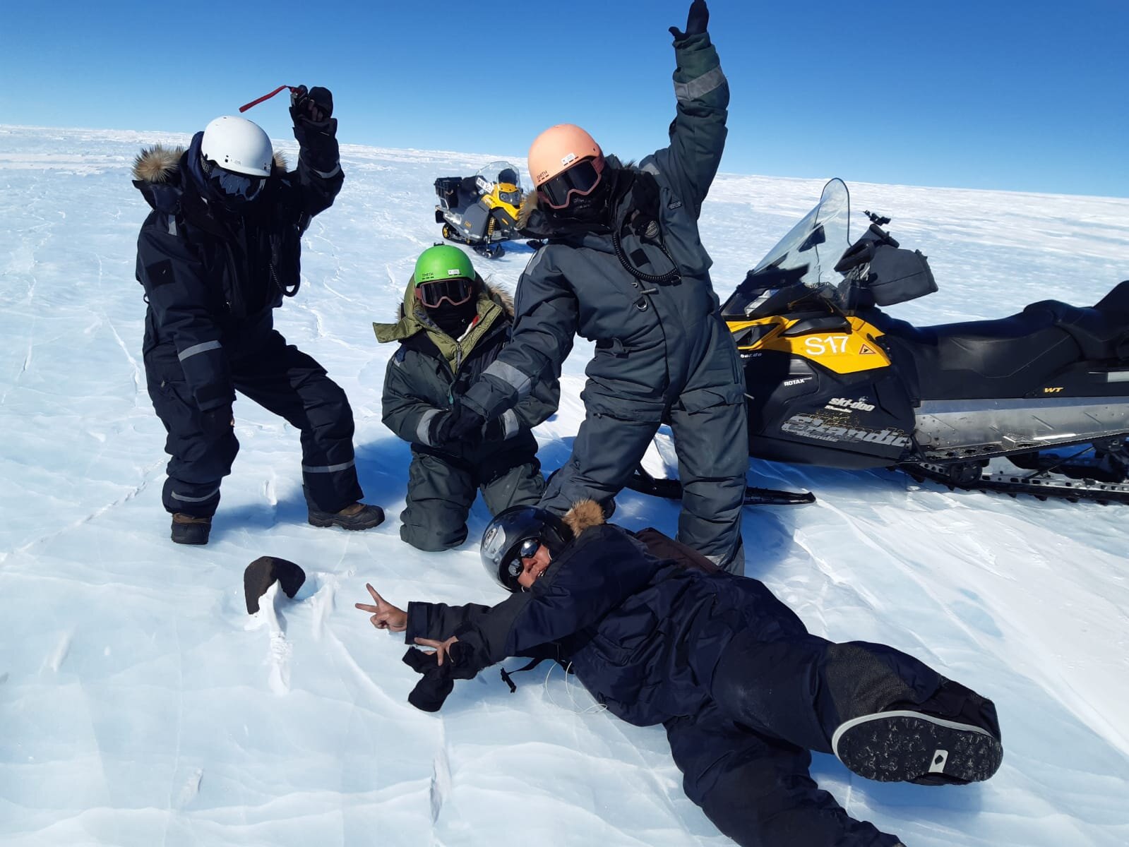 陨石猎人在南极洲发现17磅重的陨石
