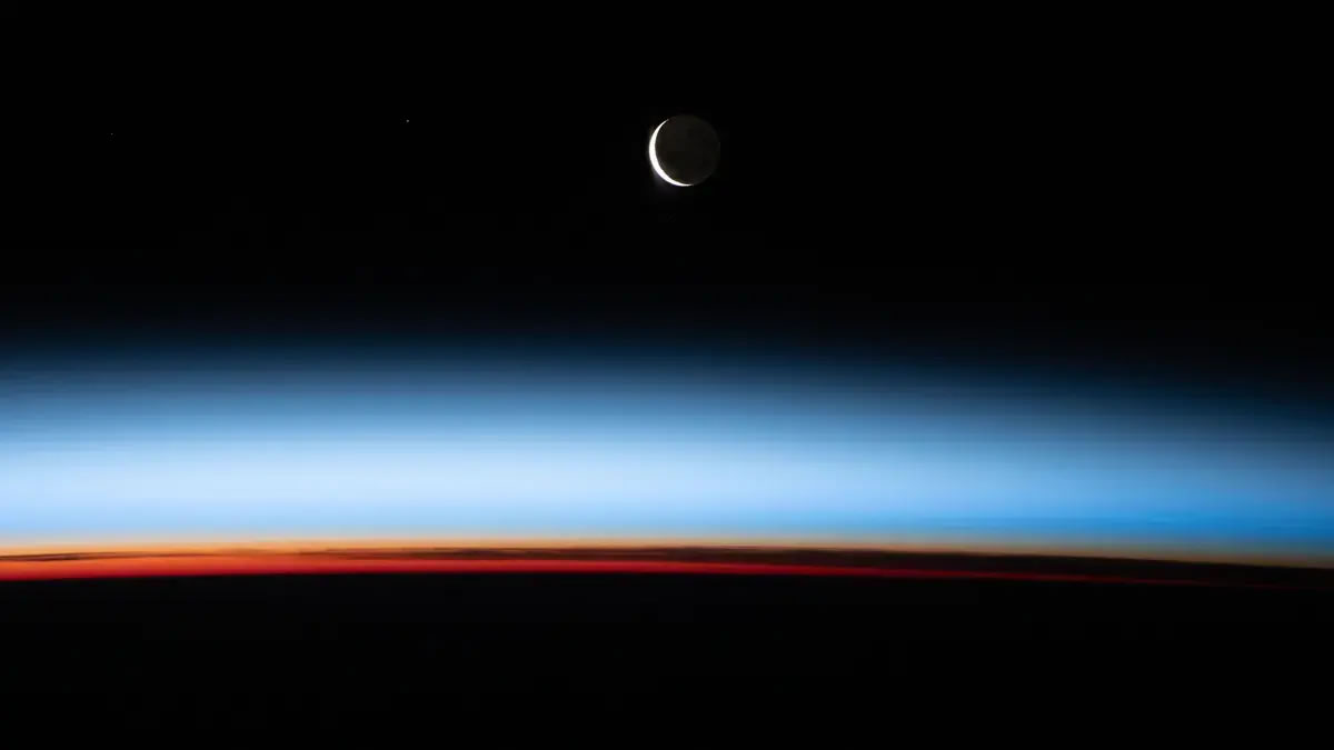 周六的新月将是1000多年来距离地球最近