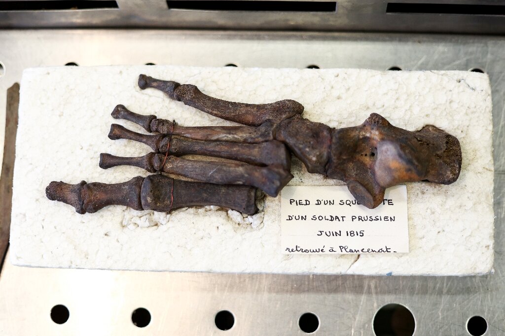 �������ڻ���¬ս��200����� ս��������ʿ����ʬ�������о���Ա����Ȥ