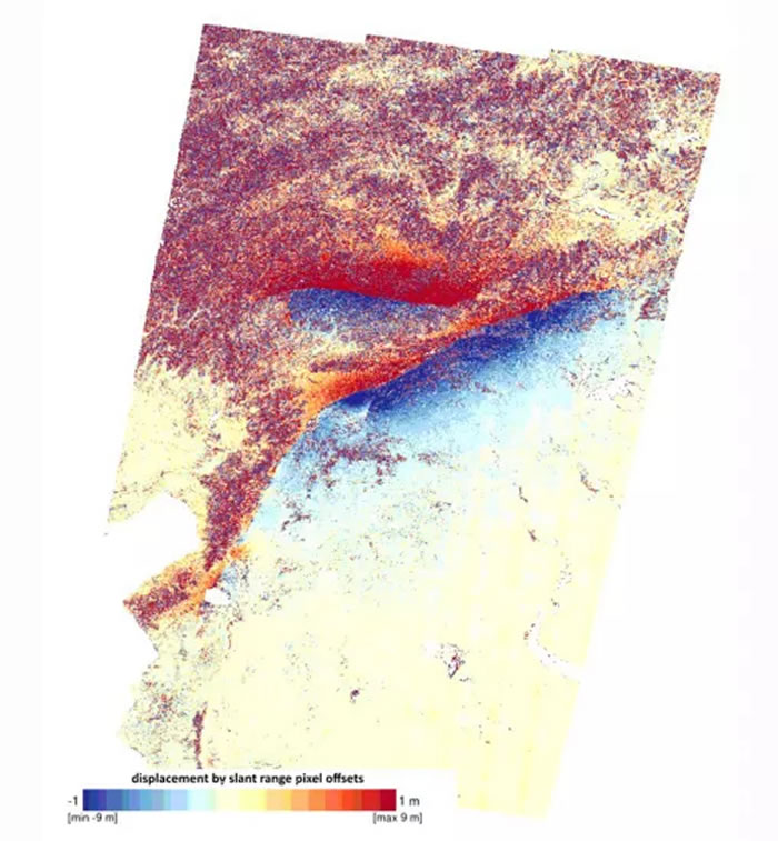 卫星图像显示土耳其地震打开了190英里长的裂缝