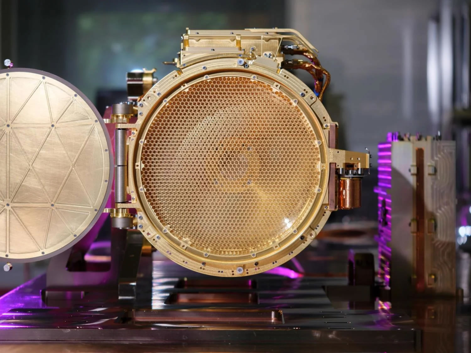 新研究提供迄今为止最有力的证据证明土星环非常年轻 年龄不超过4亿年