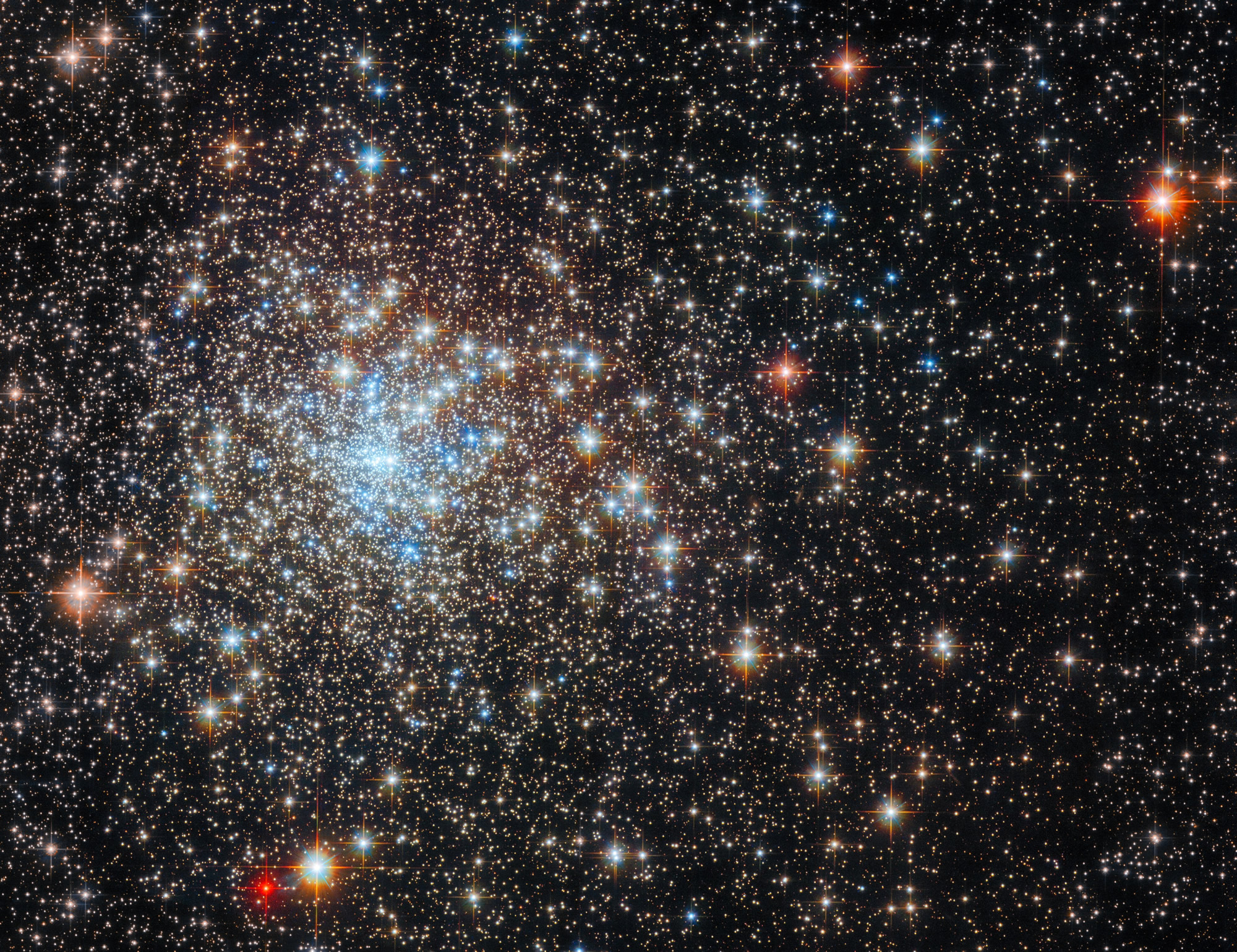 ̫Զ߷״NGC 6325