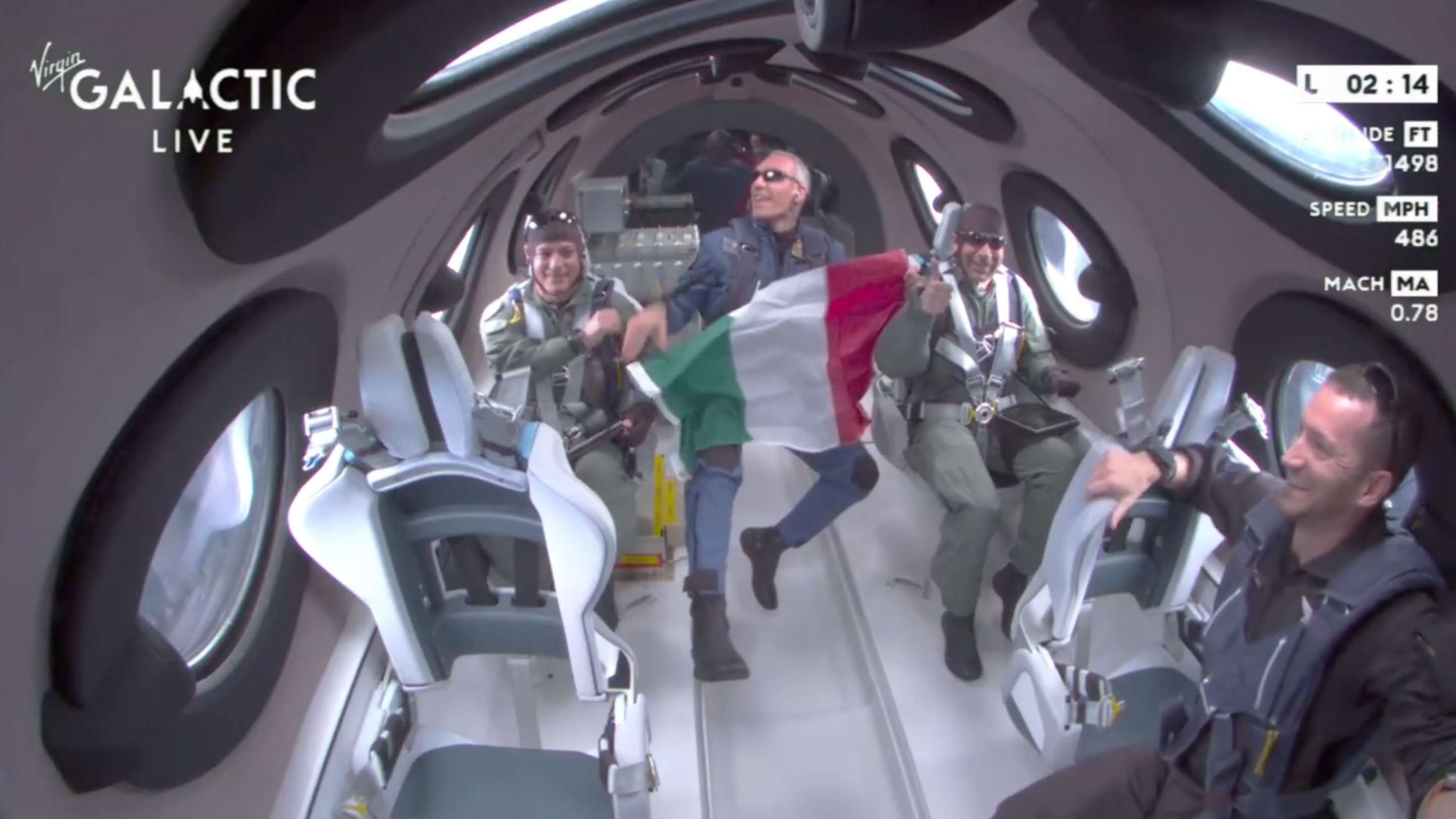 维珍银河首次成功发射亚轨道太空飞机