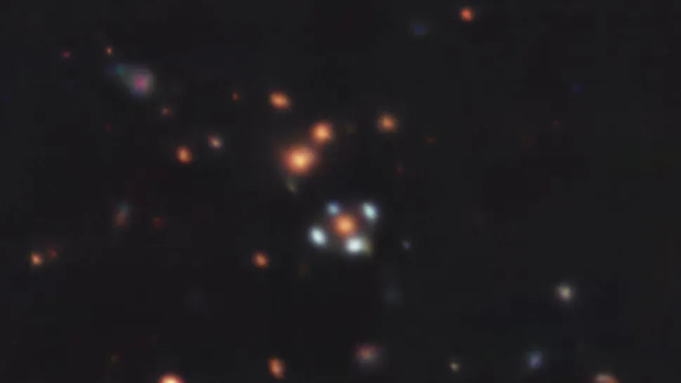 爱因斯坦十字勋章!深空中发现的引力透镜“花”