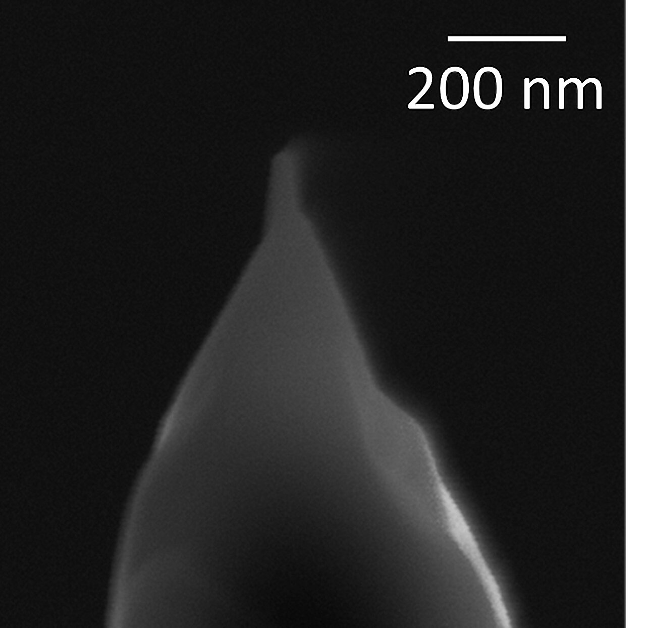 月球晶体研究表明,月球比我们想象的要老4000万年