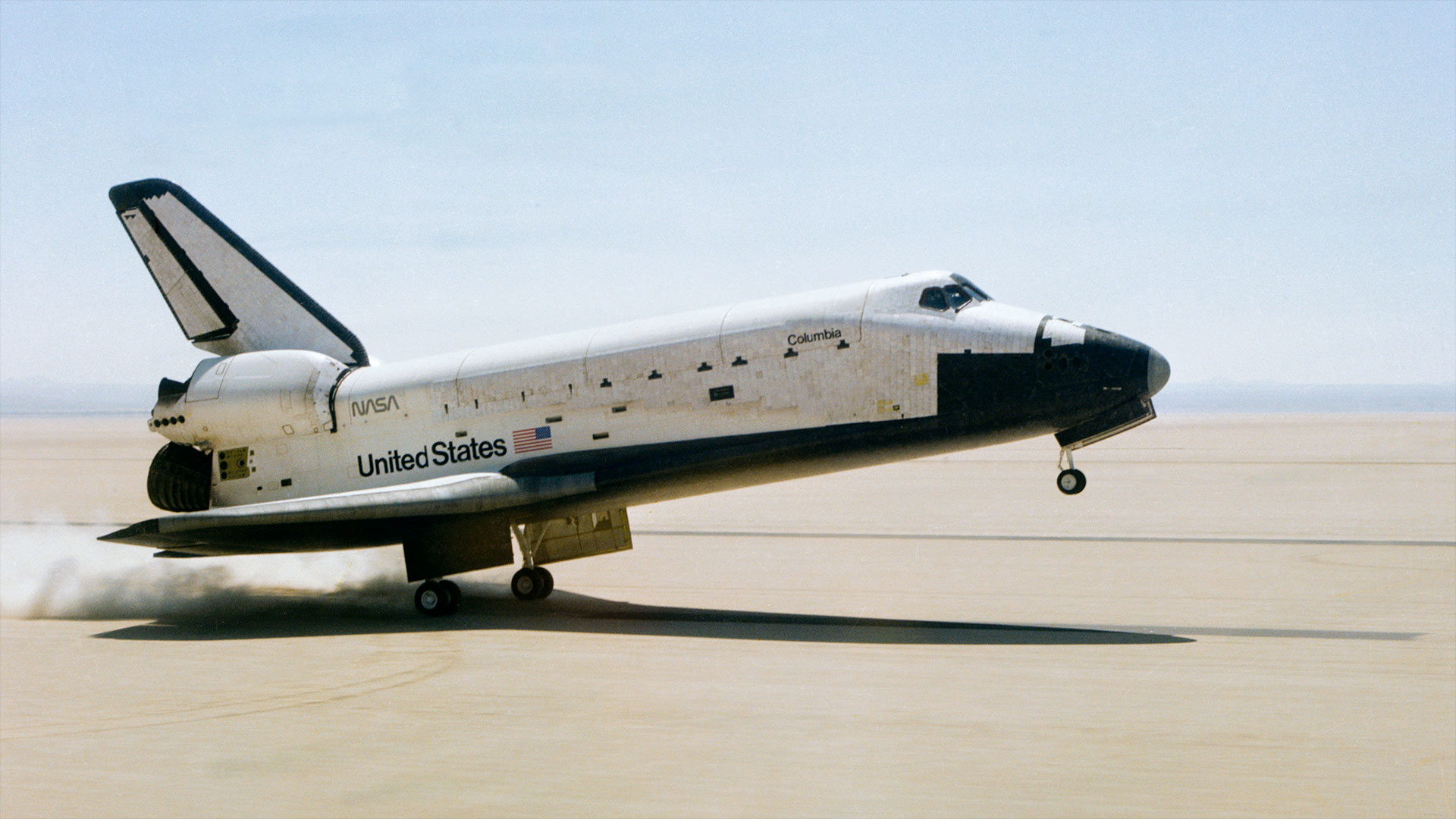 ��̫�յ���һ�죺1981��4��14�յ�һ�κ���ɻ�������½