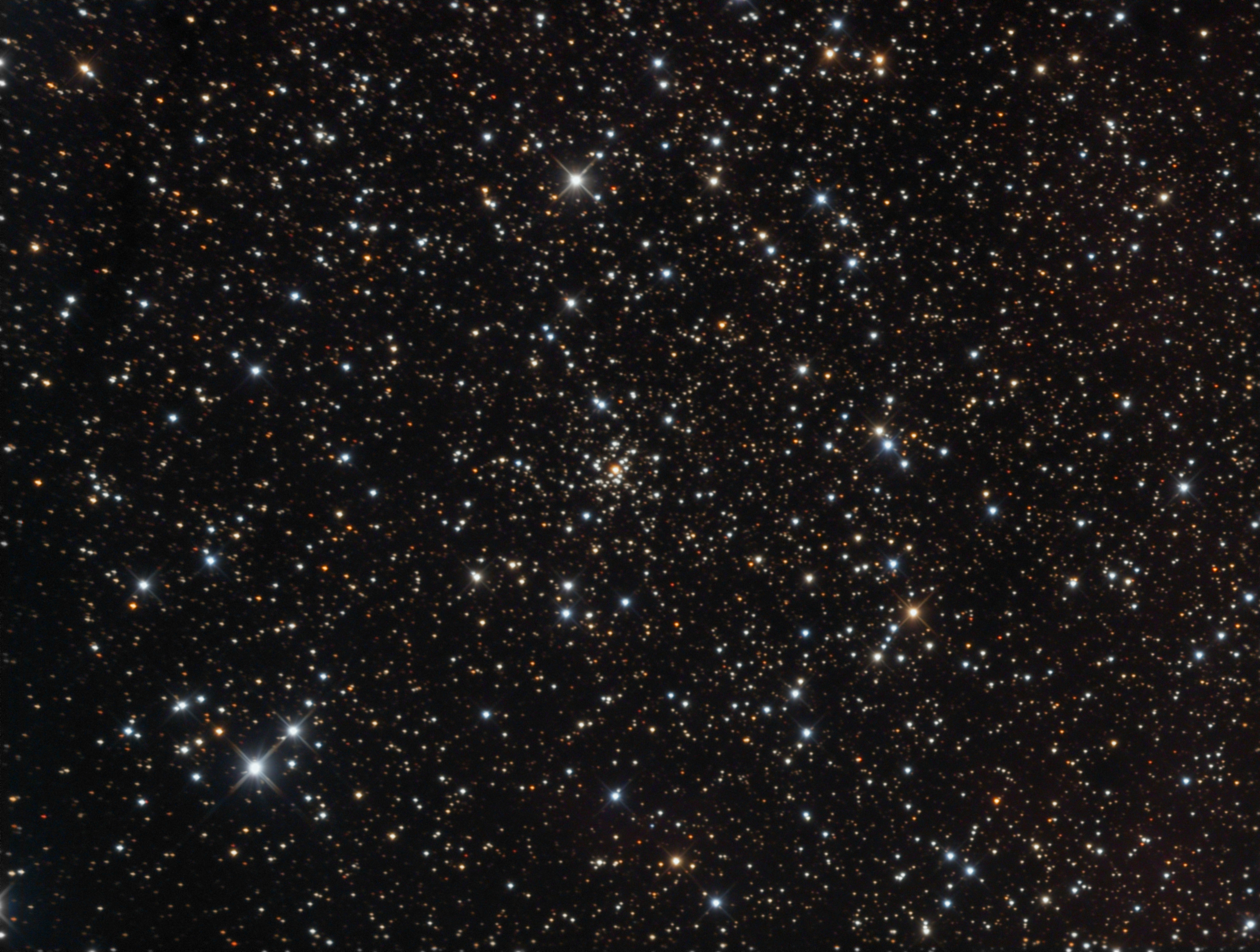 天文学家视察疏散星团Berkeley 50