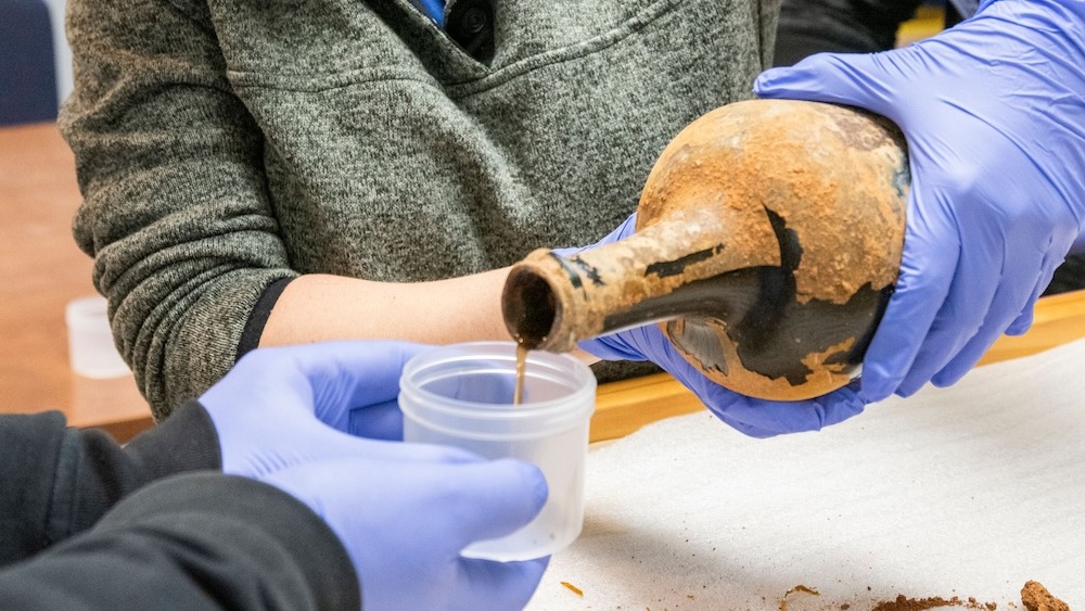 乔治·华盛顿藏在弗农山庄地板下的数百年樱桃