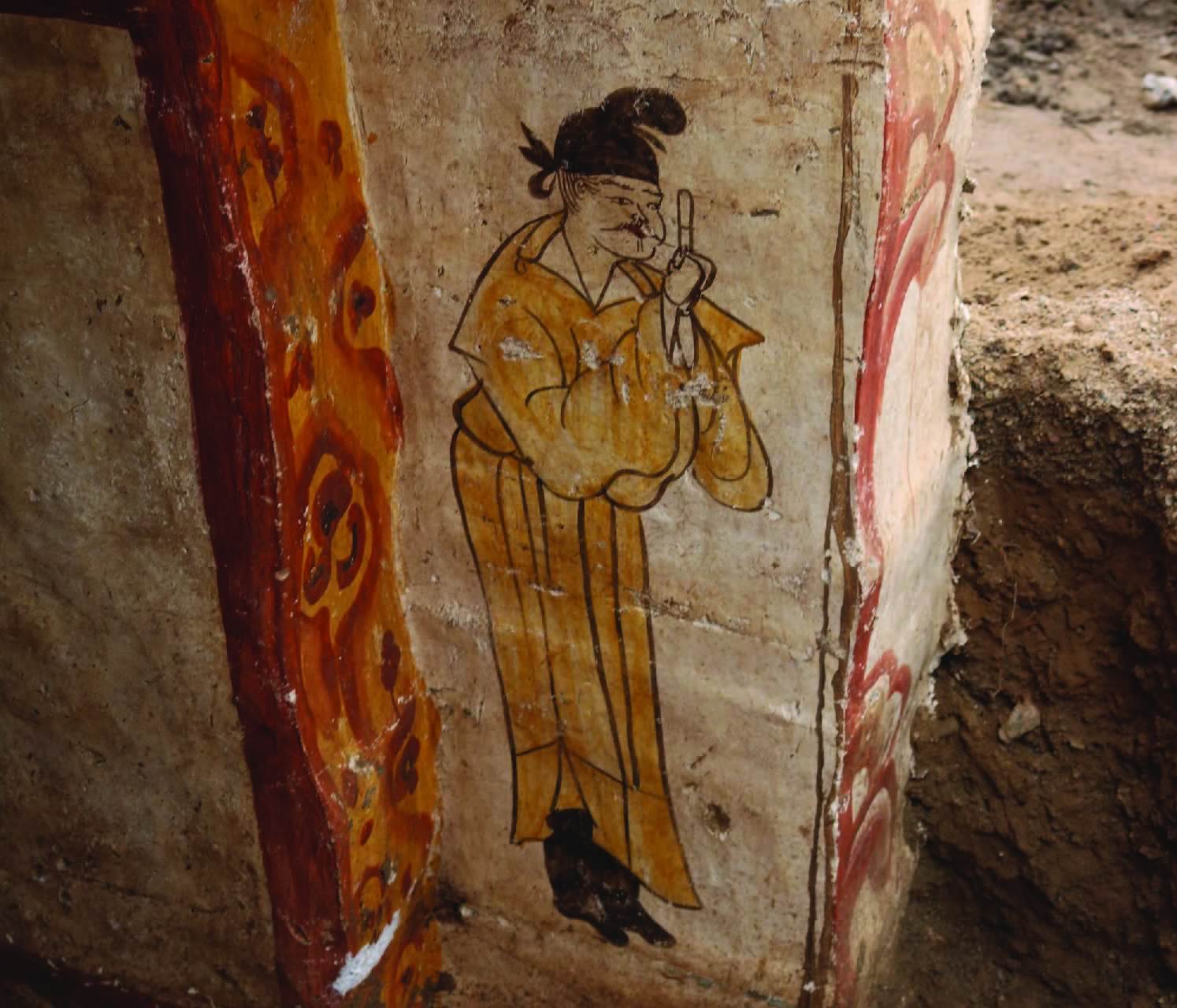 中国出土的唐代陵墓壁画令人惊叹,可能描绘了一个金发的“西方人”