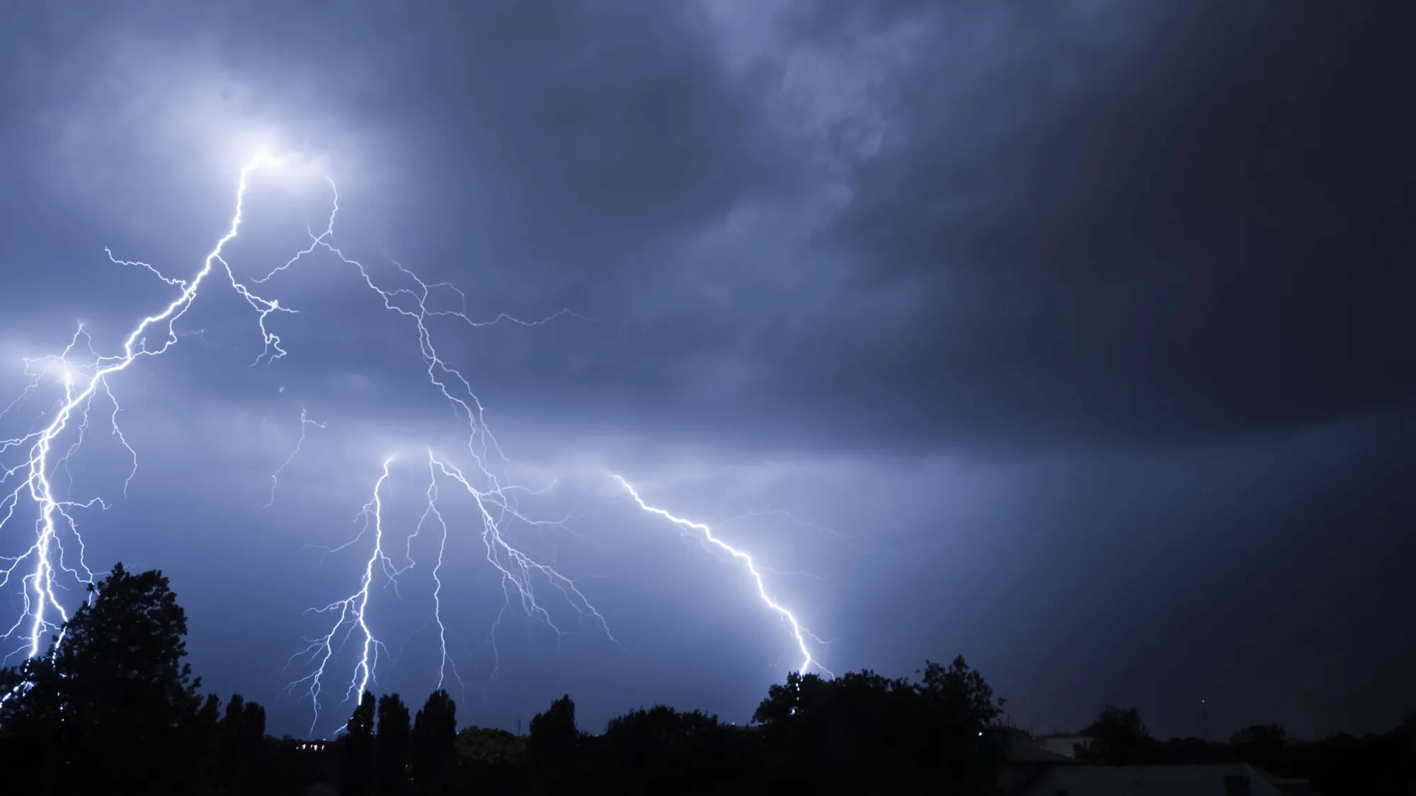 美国国家航空航天局的U-2侦察机在90%的雷暴中发现了伽马射线